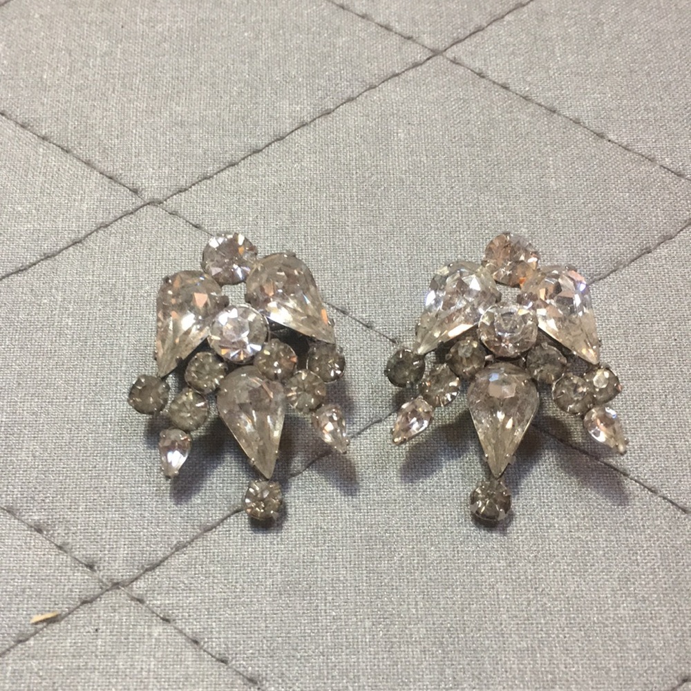 Set of 2 Vintage Pins
